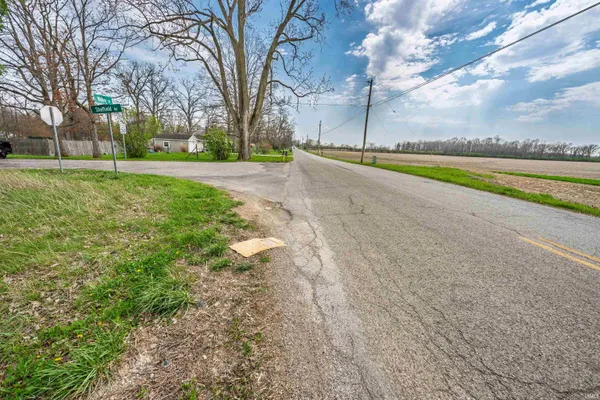 $9,000 | 500 South Whitney Road, Muncie, IN 47302