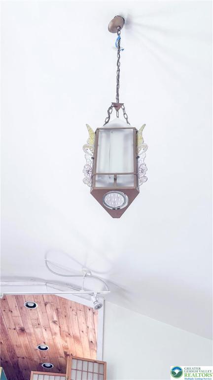 608 McKinley Street Hazleton, PA 18201 - Photo 25 of 59 Original lighting