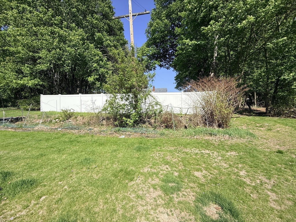 315 High Street Webster, MA 01570 - Photo 10 of 15