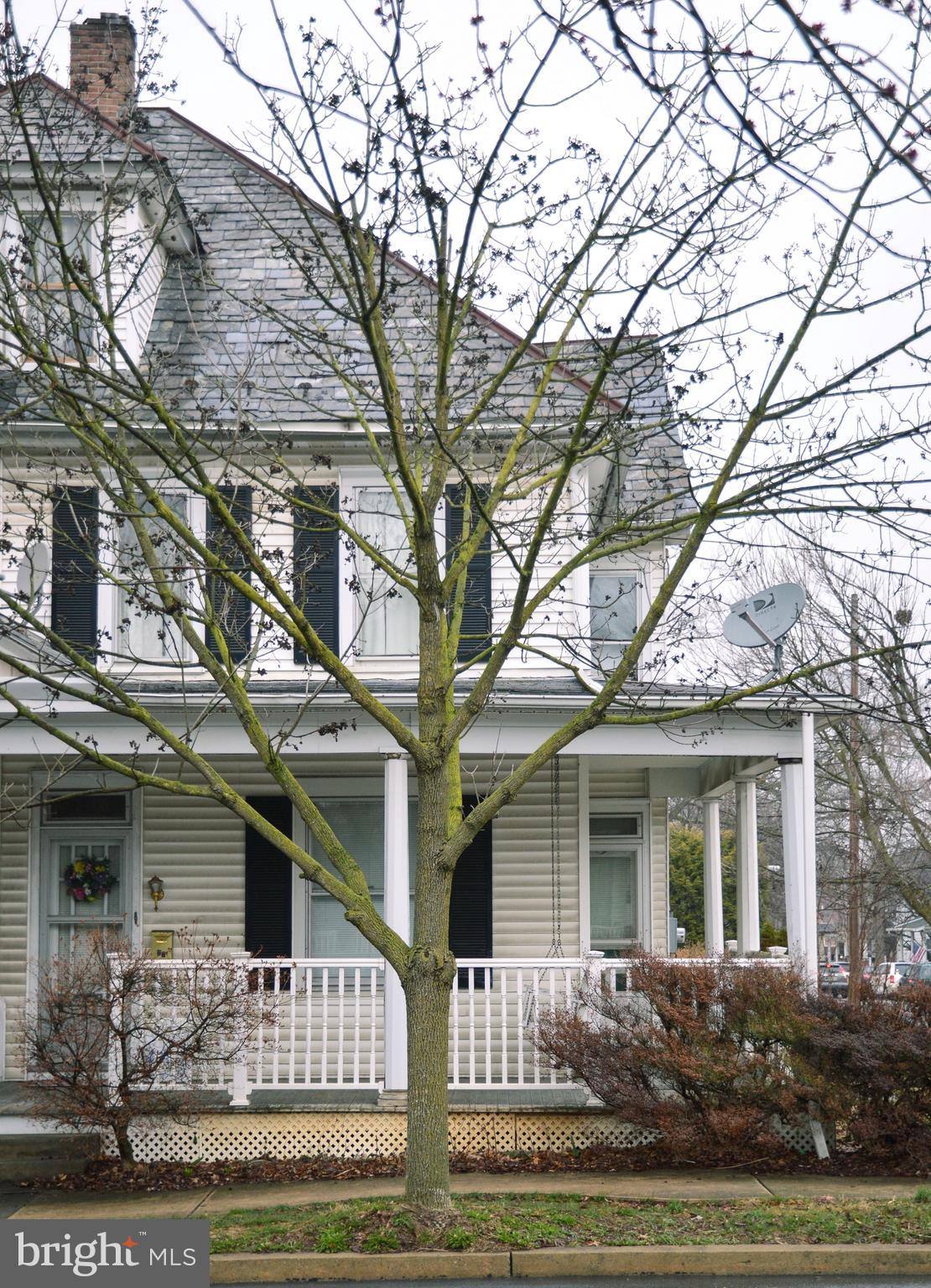 27 East 2nd Avenue Lititz, PA 17543 - Photo 1 of 12 Gallery Image 1