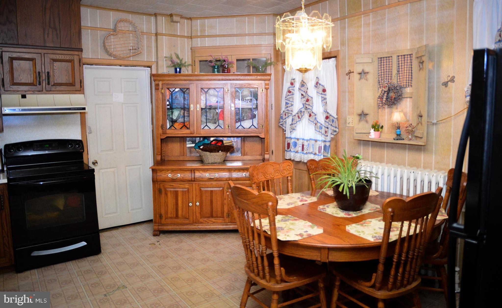 27 East 2nd Avenue Lititz, PA 17543 - Photo 2 of 12 Gallery Image 2