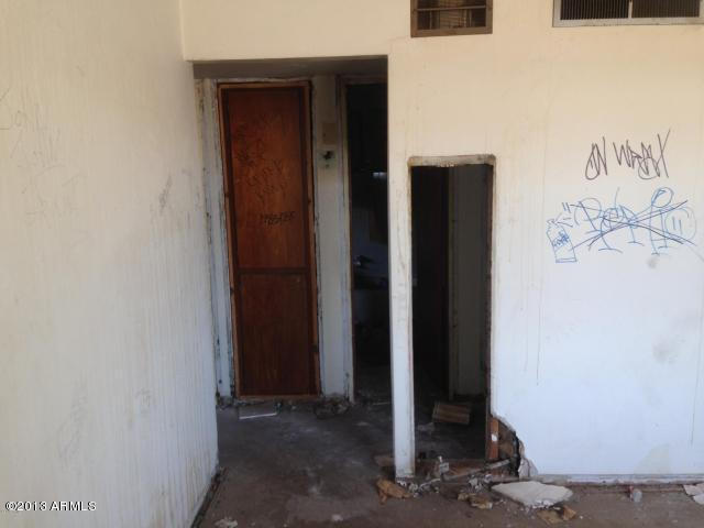 3633 West Almeria Road Phoenix, AZ 85009 - Photo 17 of 27 20130531145350679921000000-o