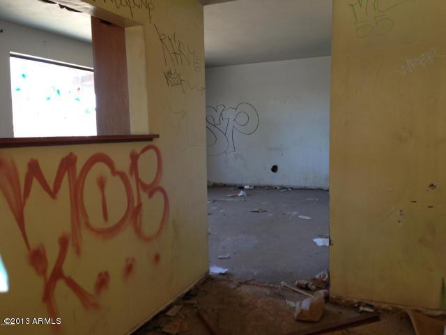 3633 West Almeria Road Phoenix, AZ 85009 - Photo 8 of 27 20130531144952920884000000-o