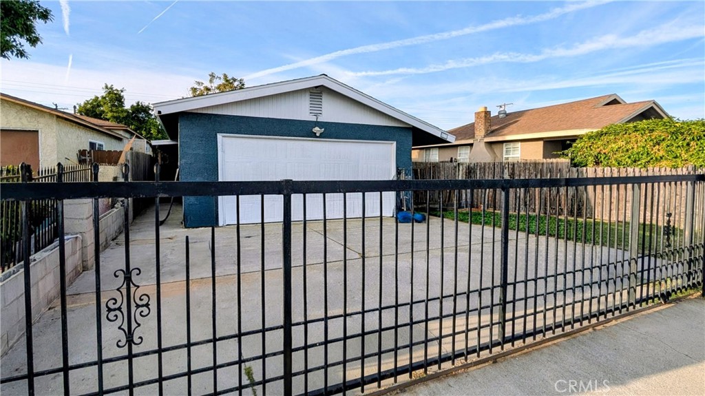 417 West Pear Street Compton, CA 90222 - Photo 2 of 12