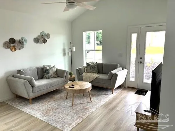 $2,100 | 2117 West Jackson Street, Pensacola, FL 32505