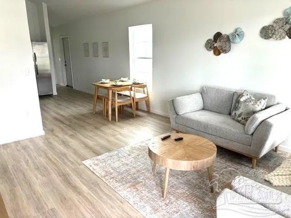 $2,100 | 2117 West Jackson Street, Pensacola, FL 32505