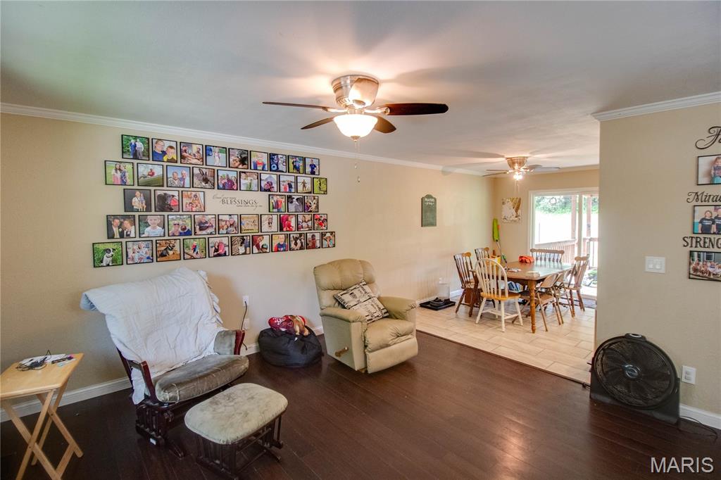 5204 Pin Oak Drive Alton, IL 62002 - Photo 8 of 45