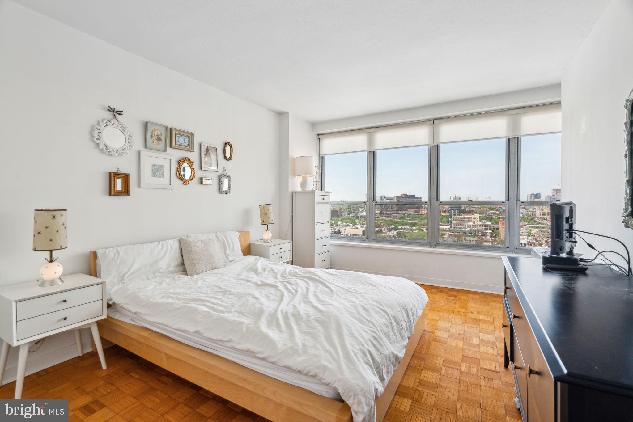 224 West Rittenhouse Square, Unit 1914 Philadelphia, PA 19103 - Photo 11 of 27