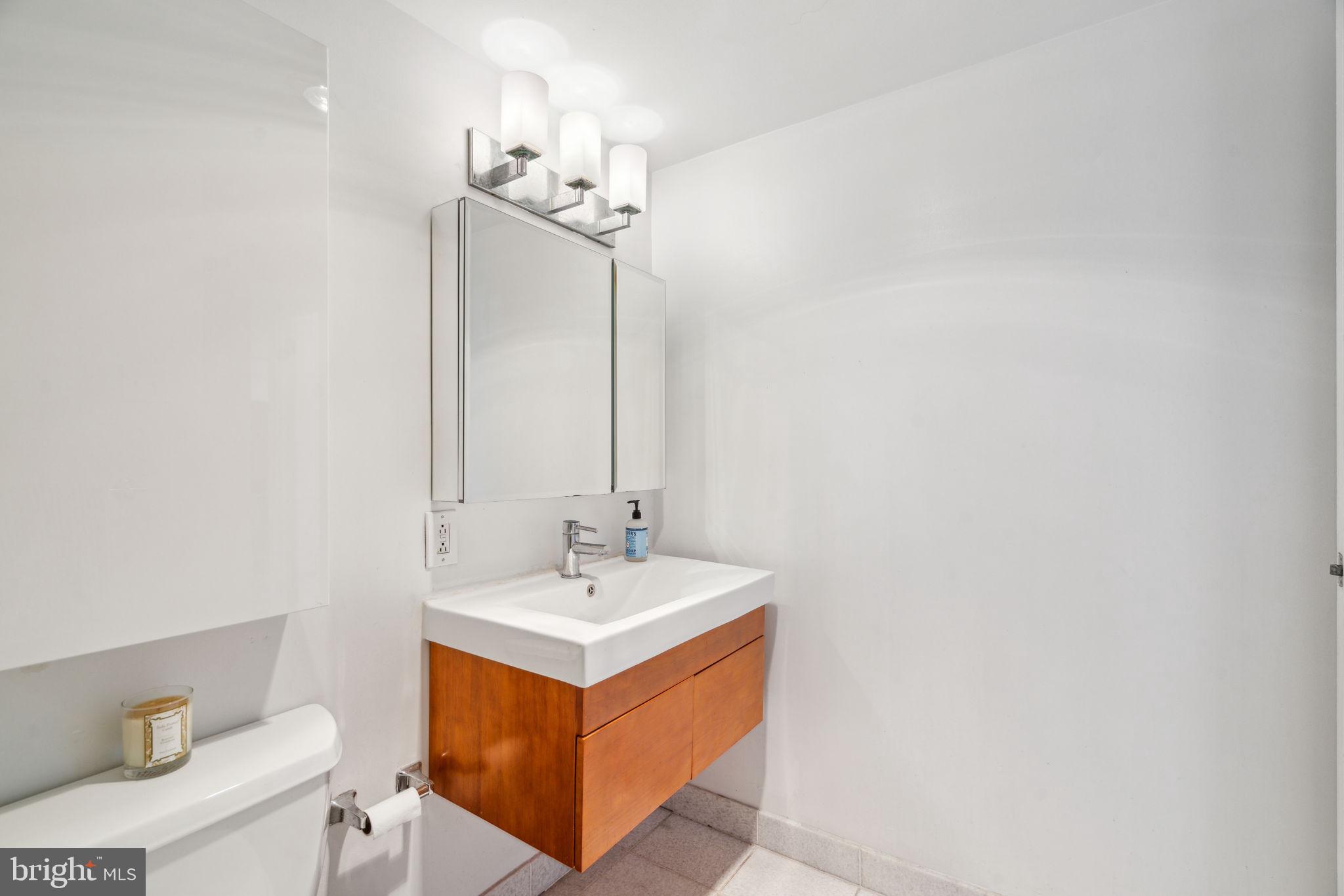 224 West Rittenhouse Square, Unit 1914 Philadelphia, PA 19103 - Photo 16 of 27