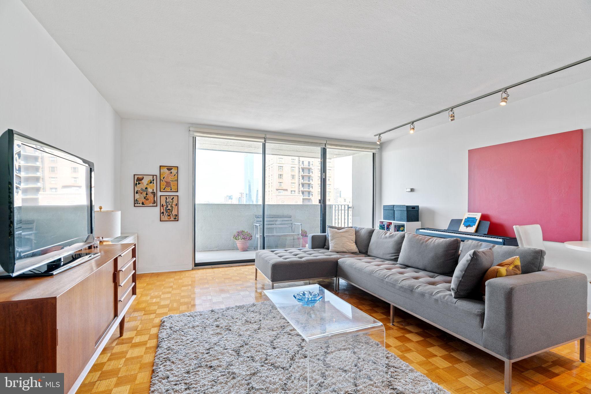 224 West Rittenhouse Square, Unit 1914 Philadelphia, PA 19103 - Photo 3 of 27