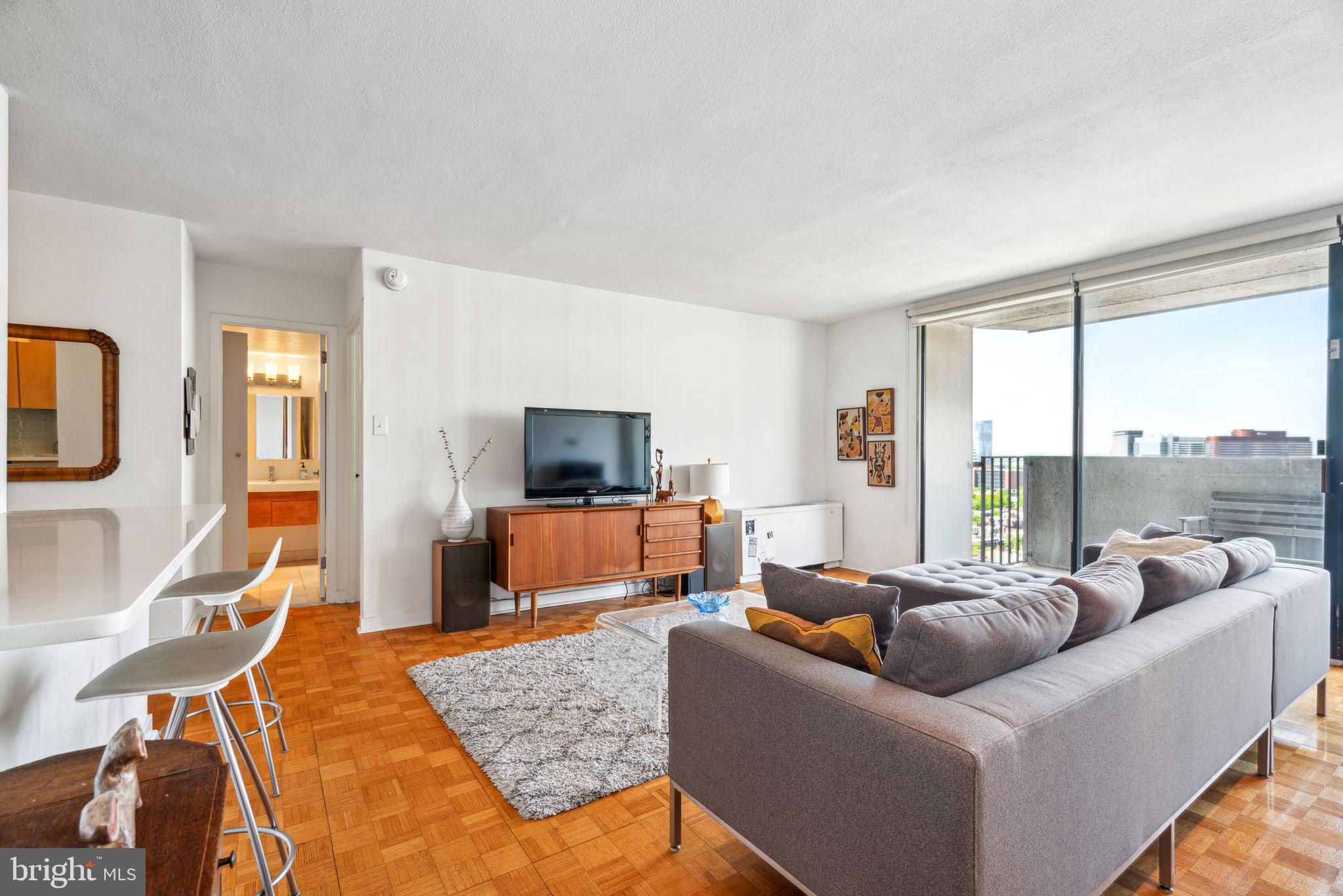 224 West Rittenhouse Square, Unit 1914 Philadelphia, PA 19103 - Photo 5 of 27