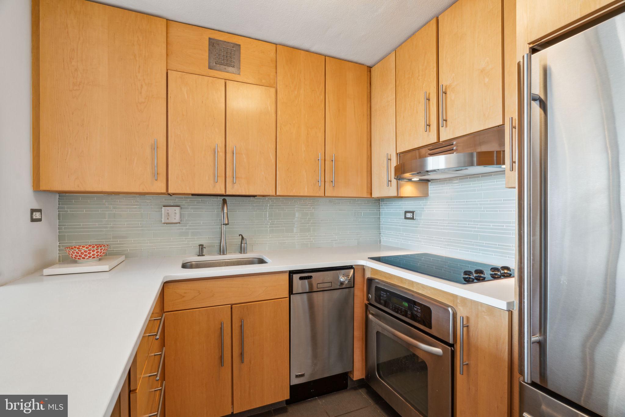 224 West Rittenhouse Square, Unit 1914 Philadelphia, PA 19103 - Photo 9 of 27