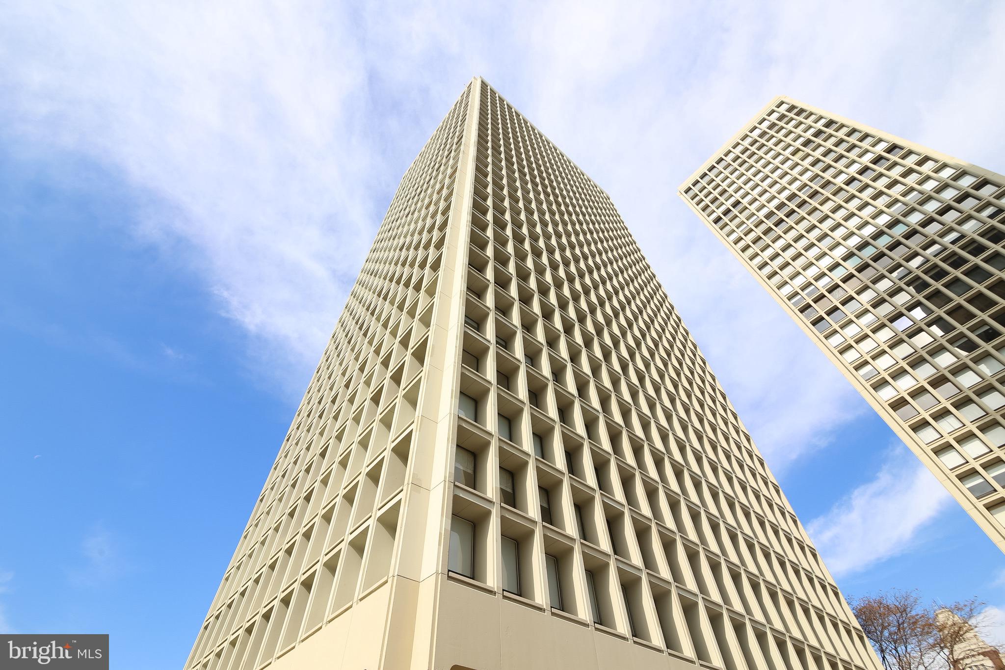 210 Locust Street, Unit 8F Philadelphia, PA 19106 - Photo 16 of 19