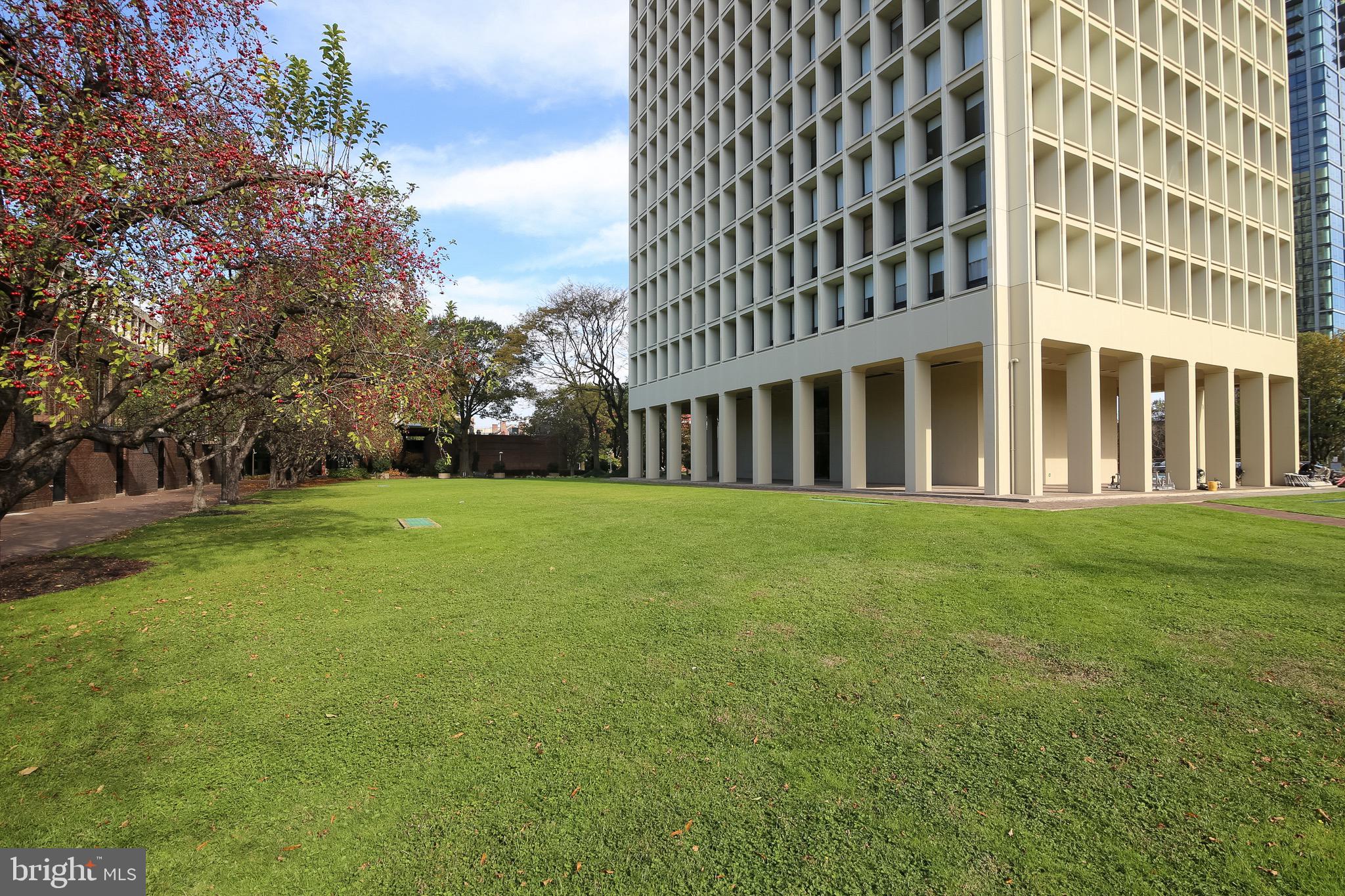 210 Locust Street, Unit 8F Philadelphia, PA 19106 - Photo 19 of 19