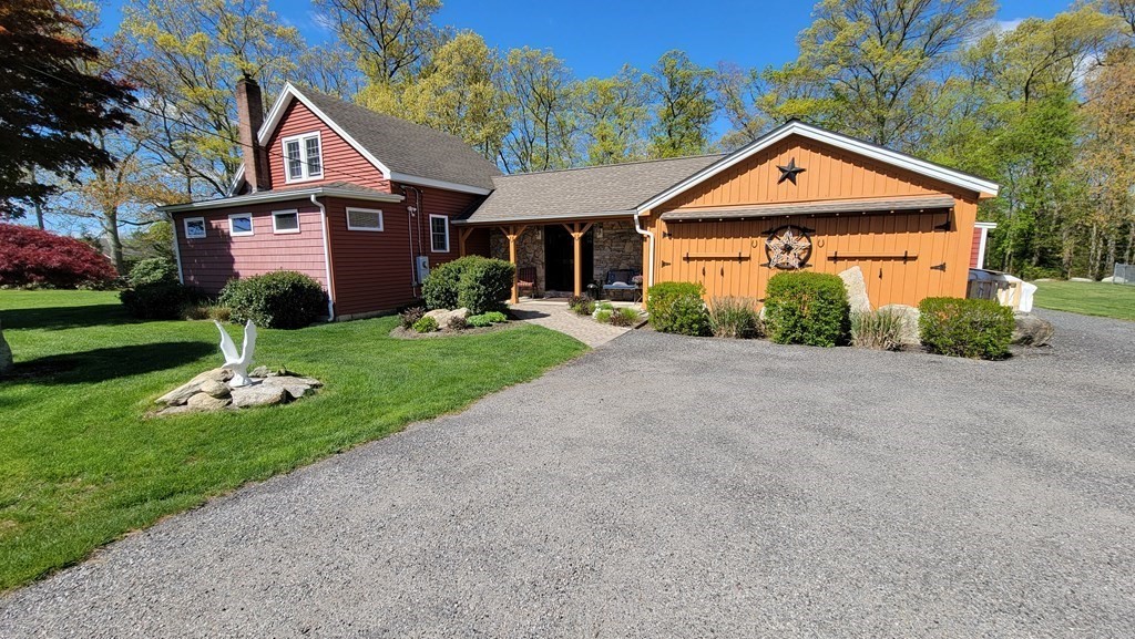 30 Harris Road Smithfield, RI 02917 - Photo 3 of 35 Gallery Image 3