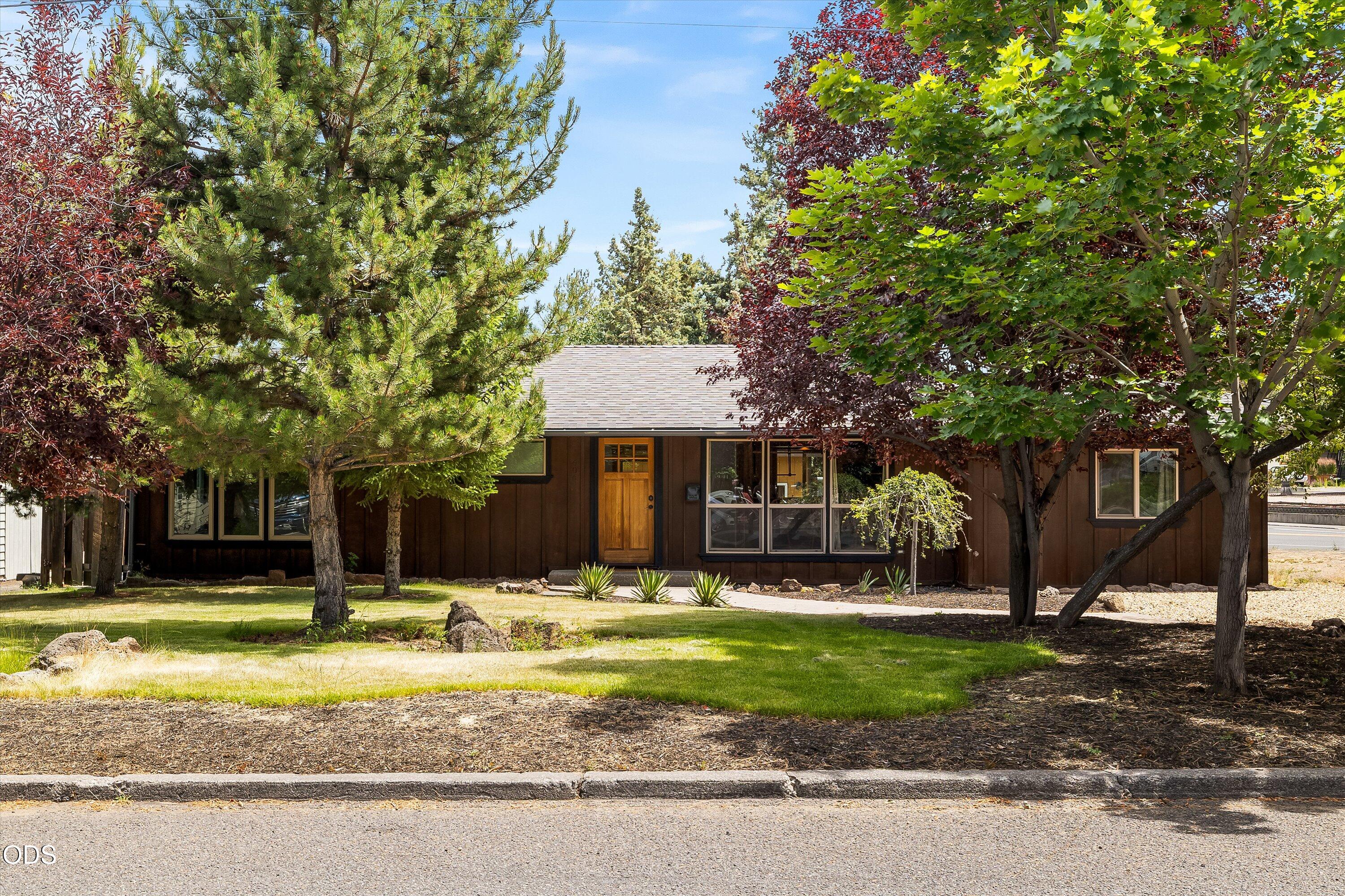 606 Northeast 9th Street Bend, OR 97701 - Photo 1 of 37