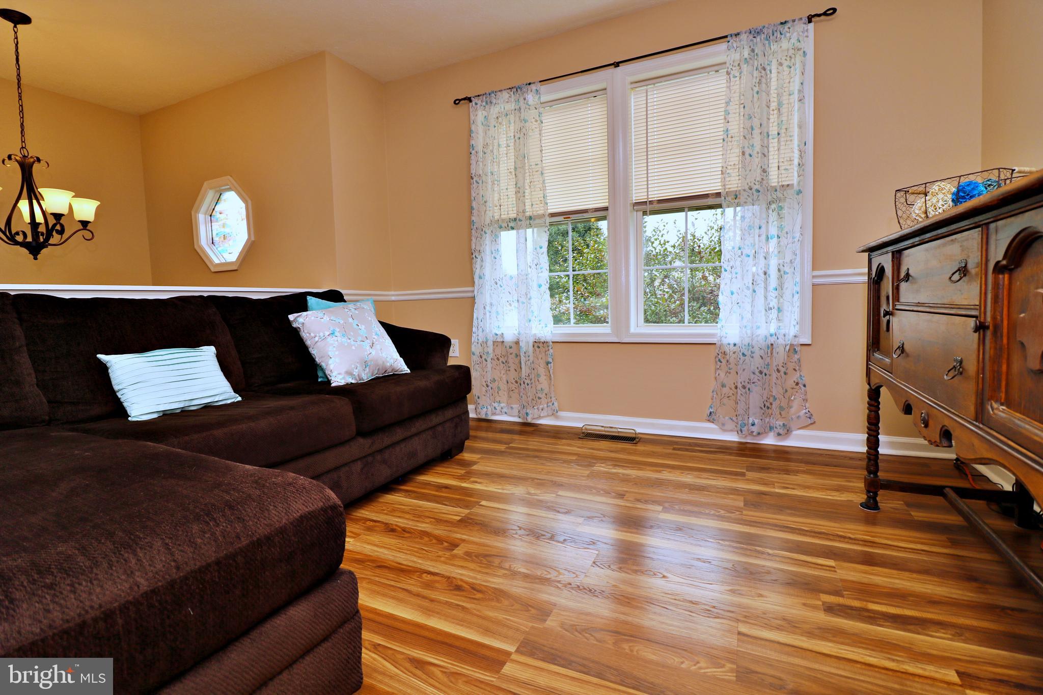 114 Michelle Drive Ranson, WV 25438 - Photo 2 of 21 Living Room