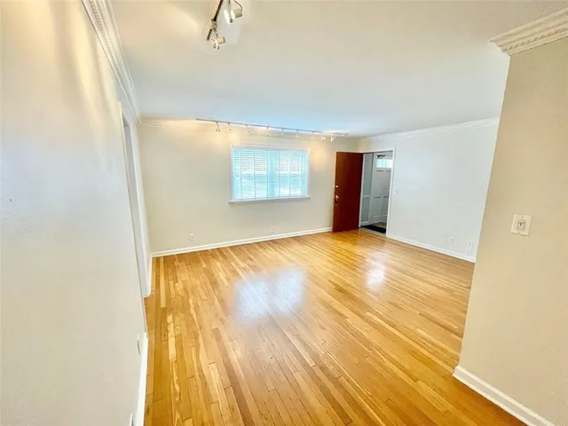 $1,750 | 3660 Peachtree Road, Unit C3, Atlanta, GA 30319