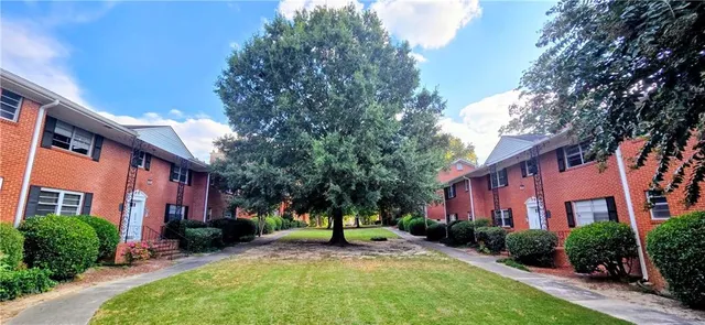 $1,750 | 3660 Peachtree Road, Unit C3, Atlanta, GA 30319