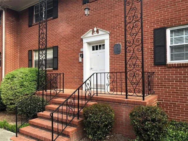$1,750 | 3660 Peachtree Road, Unit C3, Atlanta, GA 30319