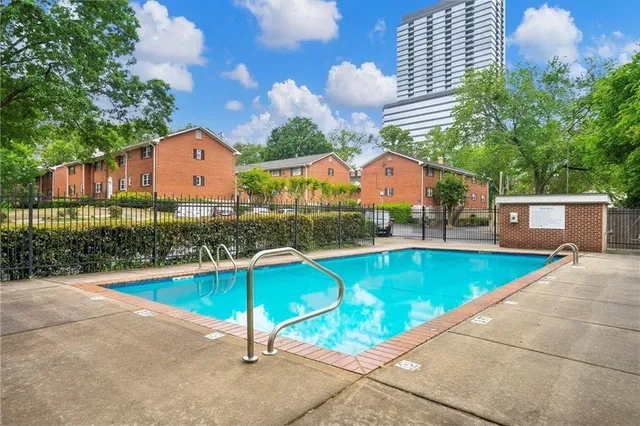 $1,750 | 3660 Peachtree Road, Unit C3, Atlanta, GA 30319