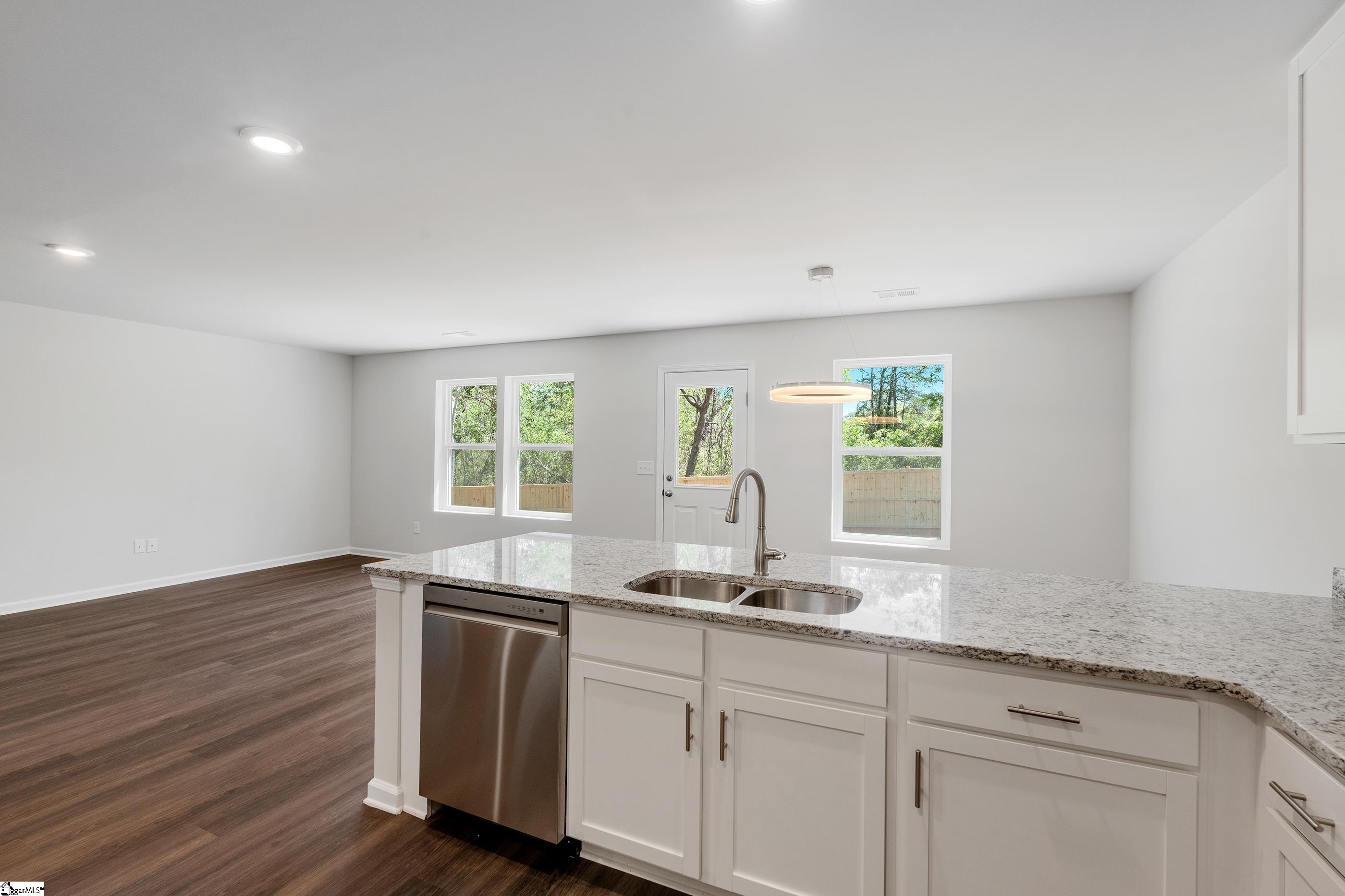 414 Kensington Circle Seneca, SC 29672 - Photo 8 of 29