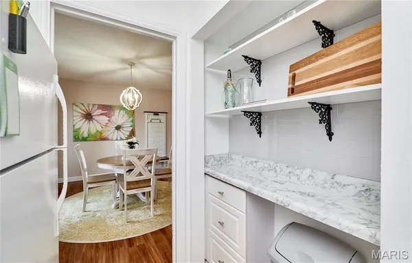 $134,900 | 4392 Chateau De Ville Drive, Unit F, St. Louis, MO 63129