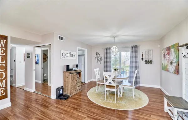 $134,900 | 4392 Chateau De Ville Drive, Unit F, St. Louis, MO 63129