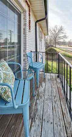 $134,900 | 4392 Chateau De Ville Drive, Unit F, St. Louis, MO 63129
