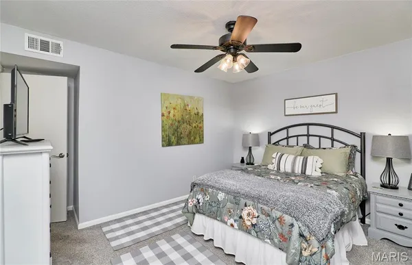 $134,900 | 4392 Chateau De Ville Drive, Unit F, St. Louis, MO 63129