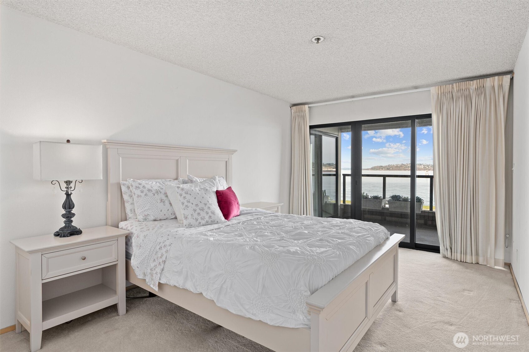 1140 Alki Avenue Southwest, Unit 204 Seattle, WA 98116 - Photo 16 of 31