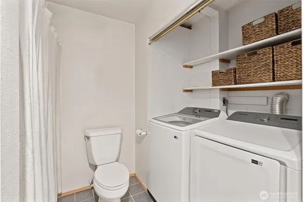 $729,000 | 1140 Alki Avenue Southwest, Unit 204, Seattle, WA 98116