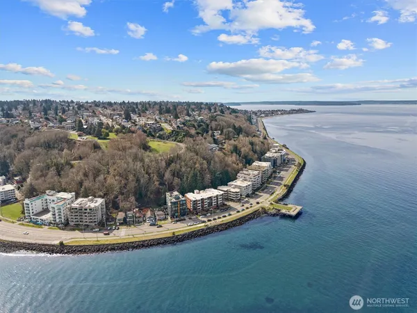 $729,000 | 1140 Alki Avenue Southwest, Unit 204, Seattle, WA 98116