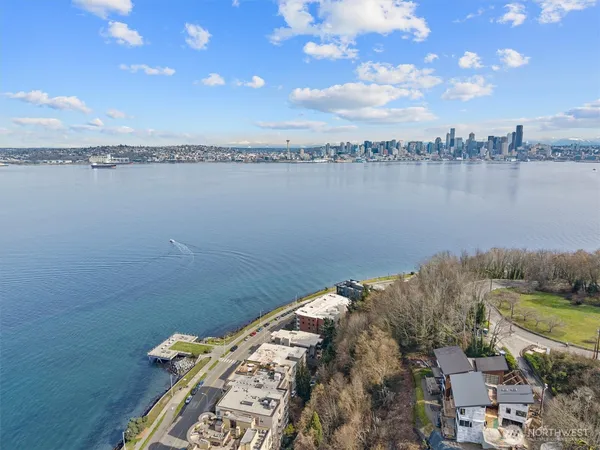 $729,000 | 1140 Alki Avenue Southwest, Unit 204, Seattle, WA 98116