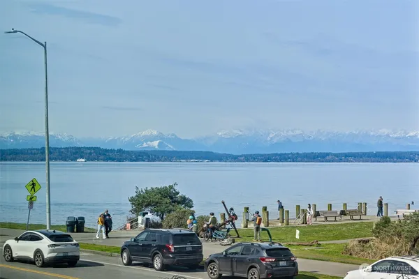 $729,000 | 1140 Alki Avenue Southwest, Unit 204, Seattle, WA 98116