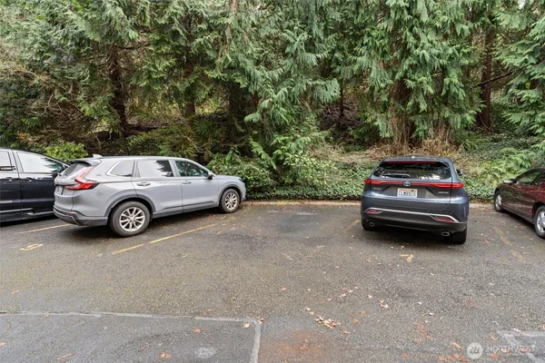 $729,000 | 1140 Alki Avenue Southwest, Unit 204, Seattle, WA 98116