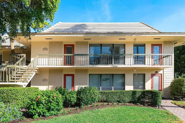 $240,000 | 4665 Kittiwake Court, Unit KINGFISHER N, Boynton Beach, FL 33436