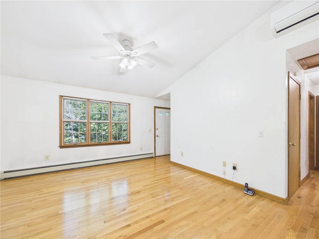 657 Shannock Road South Kingstown, RI 02879 - Photo 8 of 24
