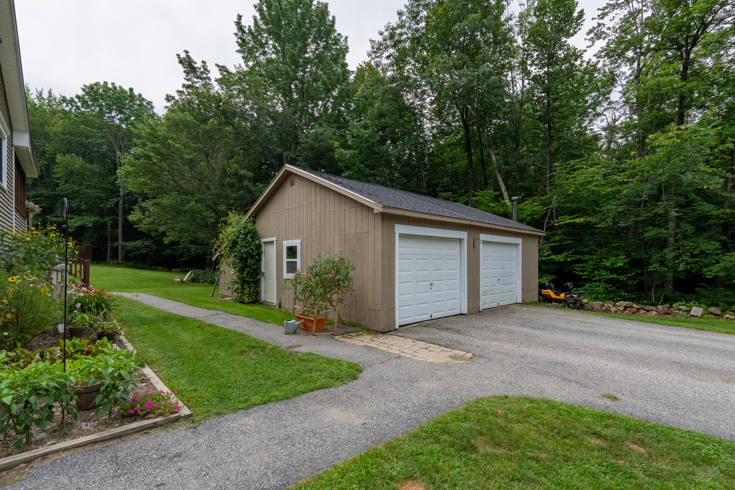 95 Harris Road Minot, ME 04258 - Photo 8 of 47 garage