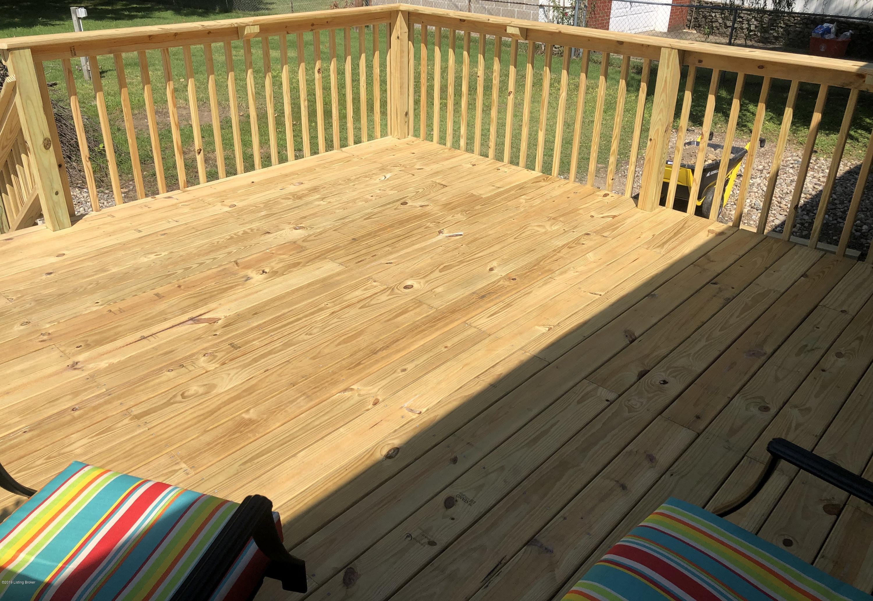 1037 Clayborne Road Louisville, KY 40214 - Photo 5 of 32 New deck 1