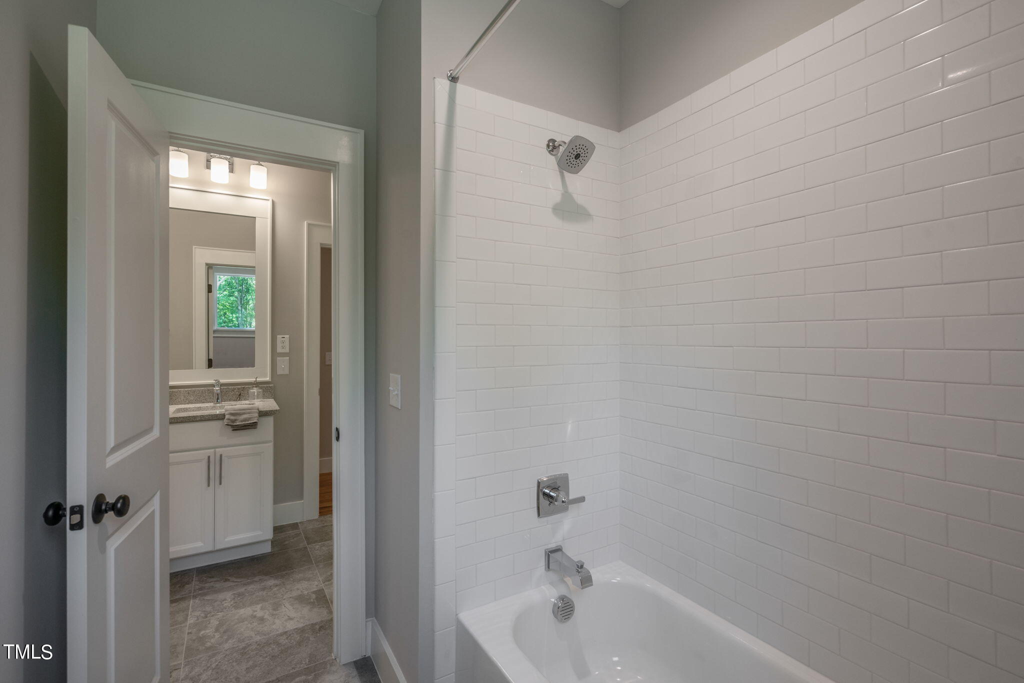 7124 Camp Side Court Raleigh, NC 27613 - Photo 10 of 50 40-web-or-mls-7124-camp-side-047