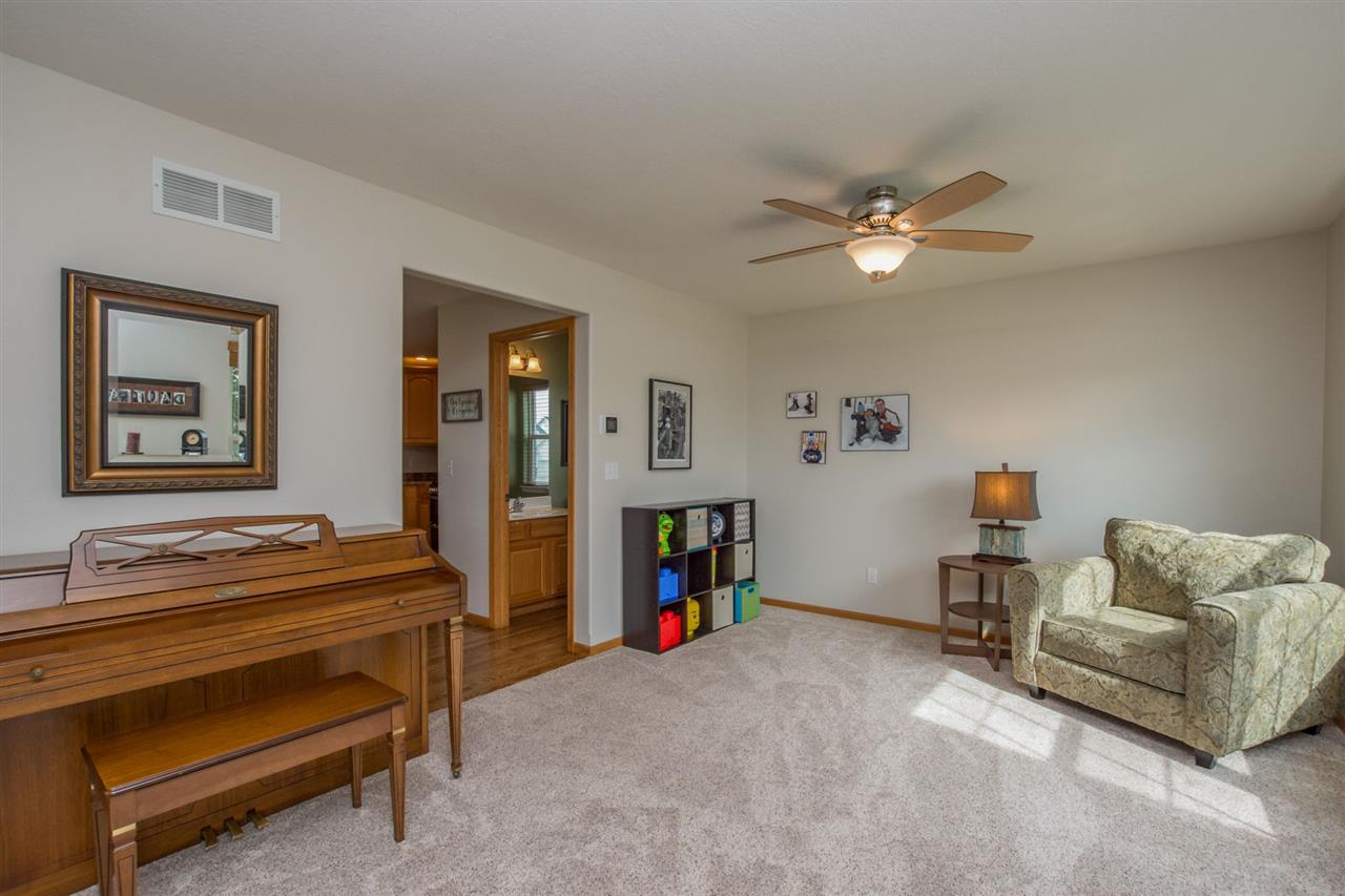 4522 Spring Meadow Place Northeast Cedar Rapids, IA 52411 - Photo 4 of 28 Gallery Image 4