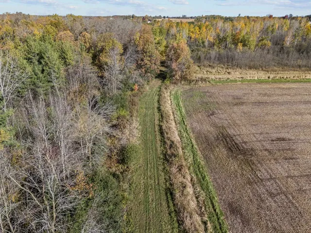 $425,000 | Krueger Road, Black Creek, WI 54106