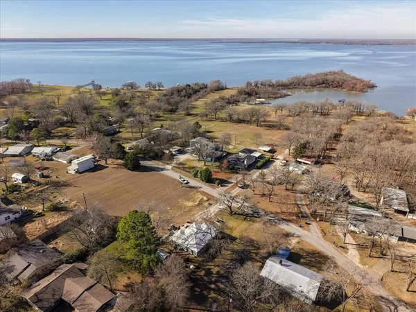 $339,999 | 681 Briggs Boulevard, East Tawakoni, TX 75472