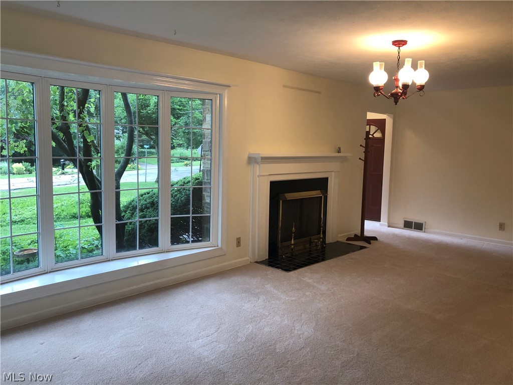 633 Schocalog Road Akron, OH 44320 - Photo 2 of 29