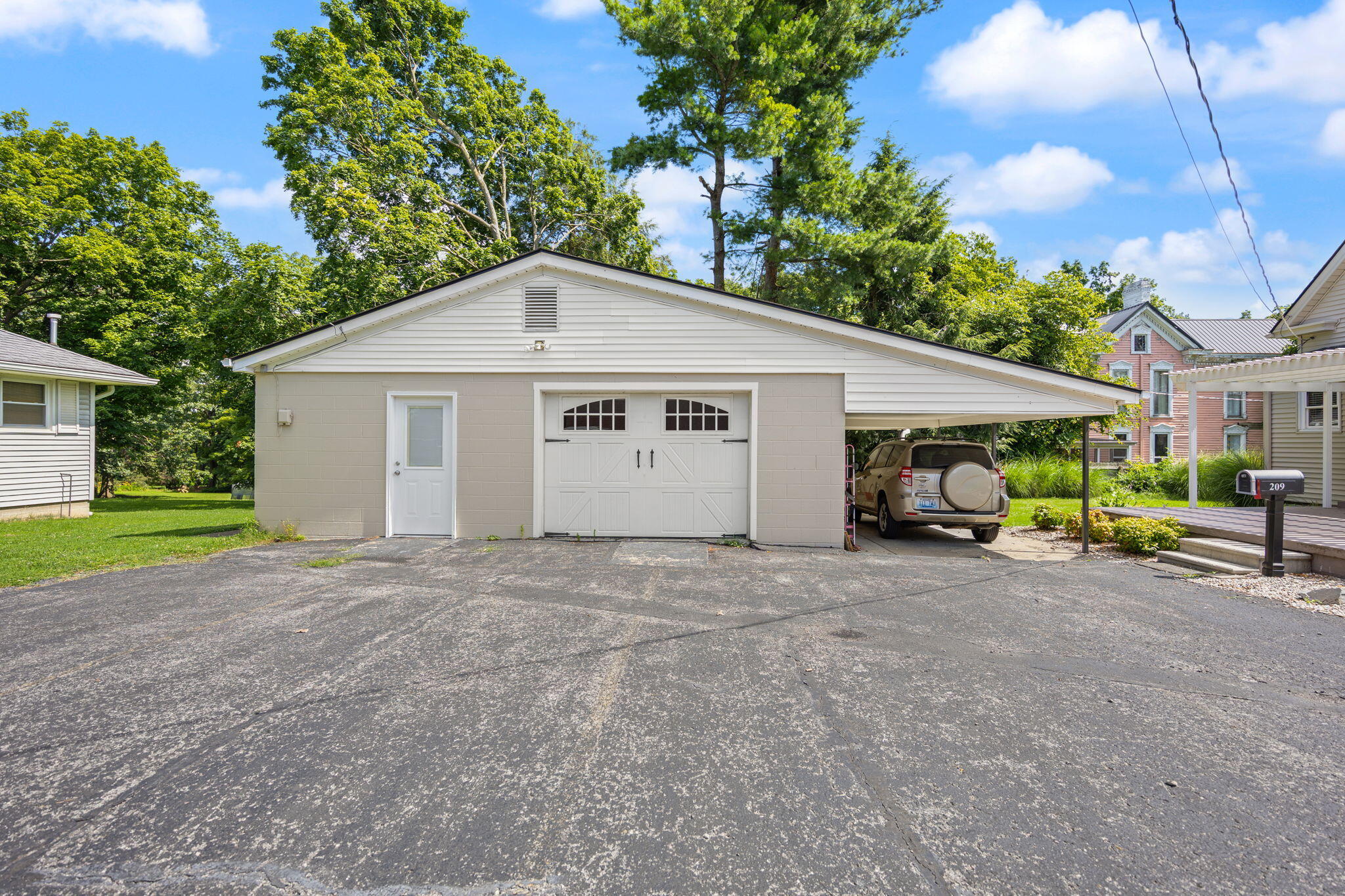 209 Lexington Road Lancaster, KY 40444 - Photo 12 of 74 11-web-or-mls-413A9297