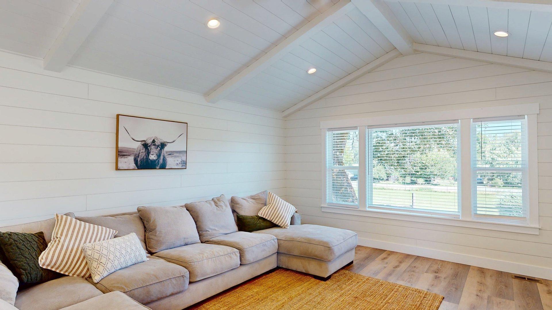 3361 Leonard Road Grants Pass, OR 97527 - Photo 11 of 64 Living Room