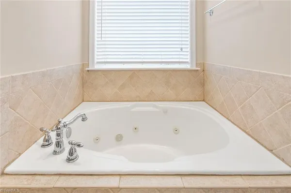 $490,000 | 7702 Sorrel Run Court, Summerfield, NC 27358