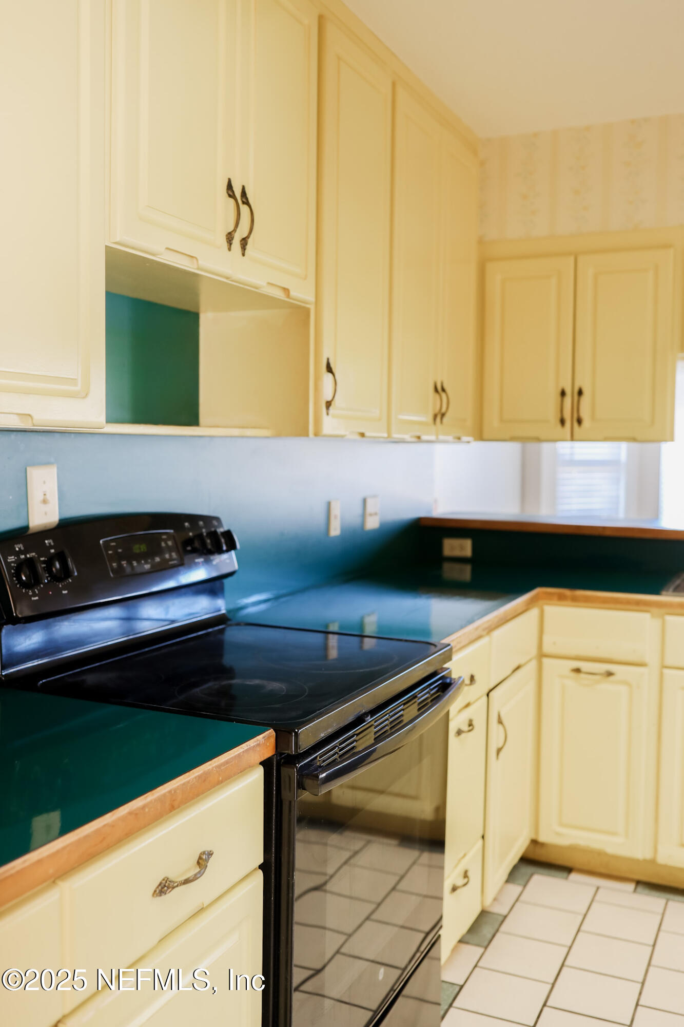 7077 Holiday Road North Jacksonville, FL 32216 - Photo 11 of 25 7077 Holiday #24