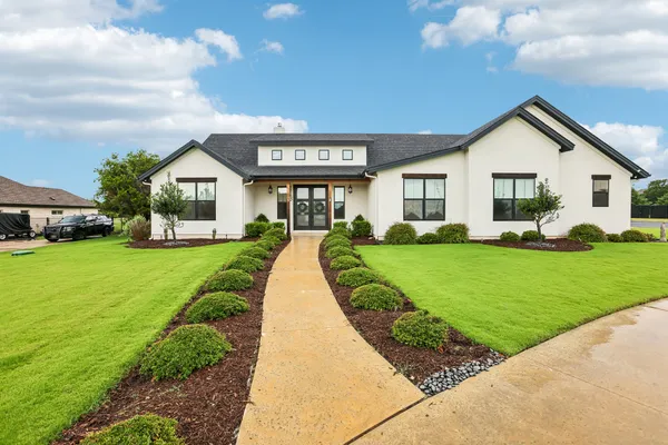 $849,999 | 113 Crystal Lane, Georgetown, TX 78633